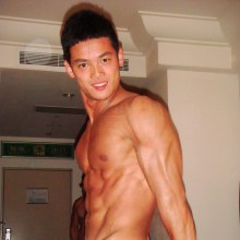 กล้ามใหญ่  ครายสักคน