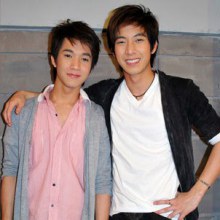 รอยสักด้านหลังโตโน่...