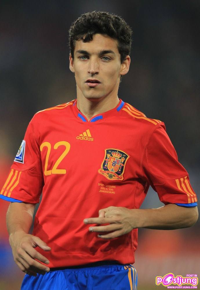 เฆซุส  นาบาสบ้าง  ปีกจอมเลี้อย