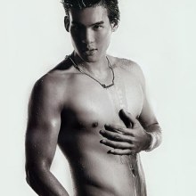 แม็กซ์ รัฐศาสตร์  โชว์ตุงกางเกงใน