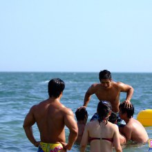 คุณอยากไปทะเลกับพวกเขาไหม ?