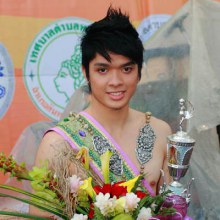 เทพบุตรเทียนพรรษา ๒๕๕๓ ณ ลานกิจกรรมเทศบาลแม่โจ้ จังหวัดเชียงใหม่ (ช้าไปหน่อยขอโทษนะ)