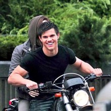 Taylor Lautner (เทย์เลอร์ เลาท์เนอร์)