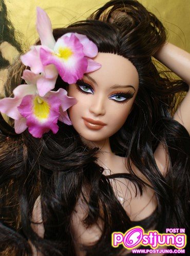 Name : Tadsaneeya Prapaporn Age : 19