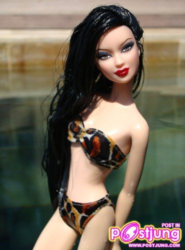 Name : Apichaya Thaipitak Age : 20