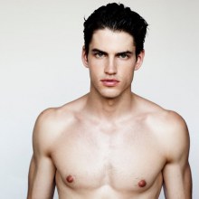 หน้าคม หุ่นล่ำ น่าขยำ น่า..........