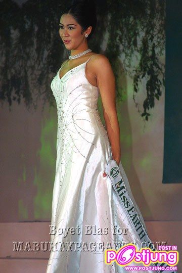 MISS THAILAND EARTH 2001