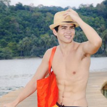 เปล่งประกายความหล่อกับ สองหนุ่มนายแบบ