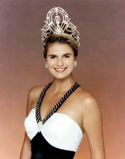 Miss Universe 1992 จากประเทศ Namibia