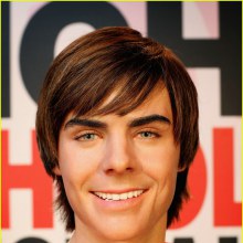 หุ่นขี้ผึ้งของ zac efron หล่อได้อีก