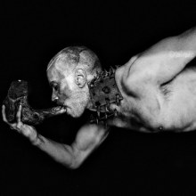 A Tamed Horse by Gonzalo Benard  มาลองดูแบบ hard core บ้างนะคะ