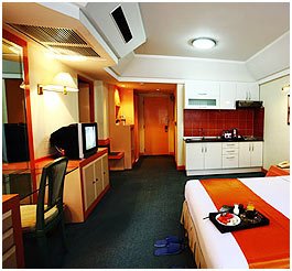 ต้องลองสัมผัส