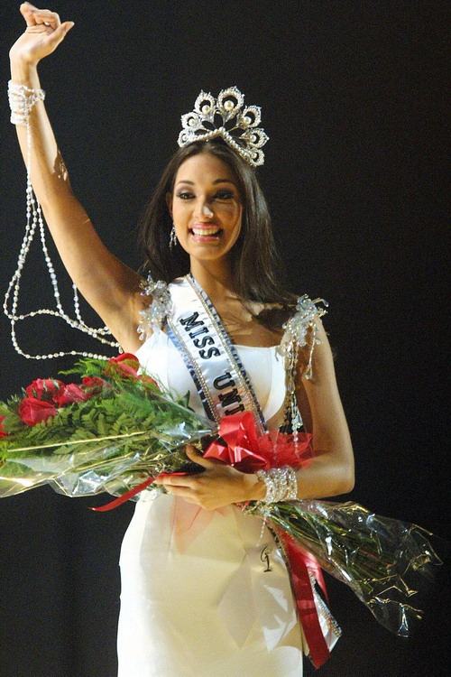 สูง 185 cm Miss Universe 2003