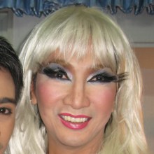 ตัวแม่ตบเท้า คุณลูกๆขอตามค่ะ มาดูสิว่า ลูกหรือแม่สวยกว่ากัน