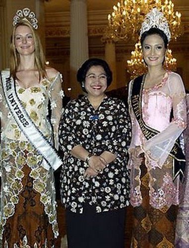 Miss Universe 2004