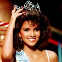 Miss World ปี 1986 ไม่ใช่เธอนิ    Halle Berry  