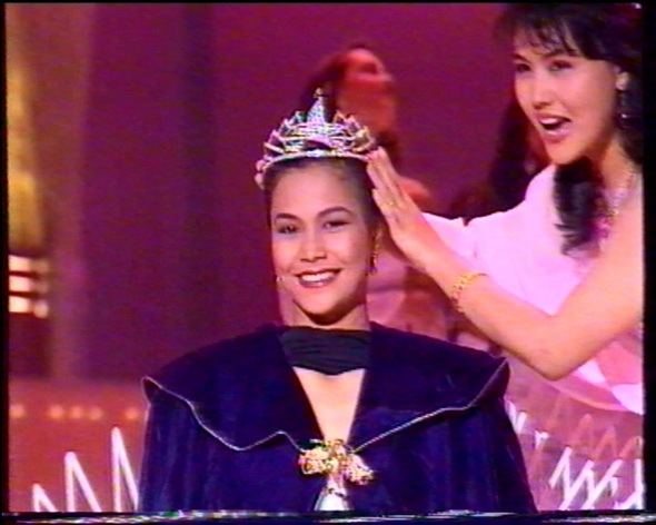 มอบตำแหน่งให้กับ Miss Asia Pacific 1989
