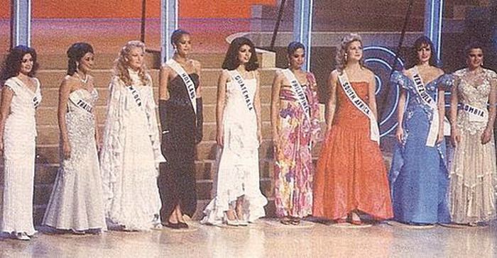 คะแนนรอบชุดราตรี = 8.975