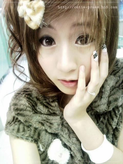 คนนี้ชื่อแพรว รึเปล่า ไม่แน่ใจนะ