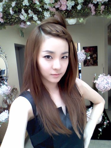 9. 2ne1&prime;s Sandara Park