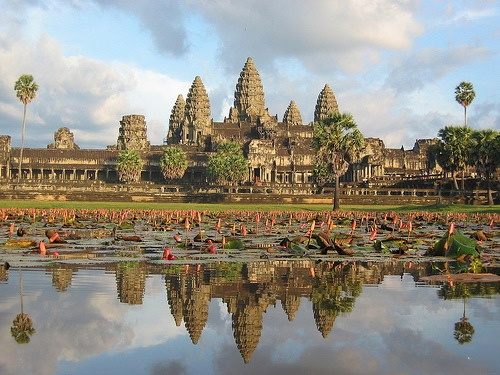 10 - Ankor Wat : the largest temple in history