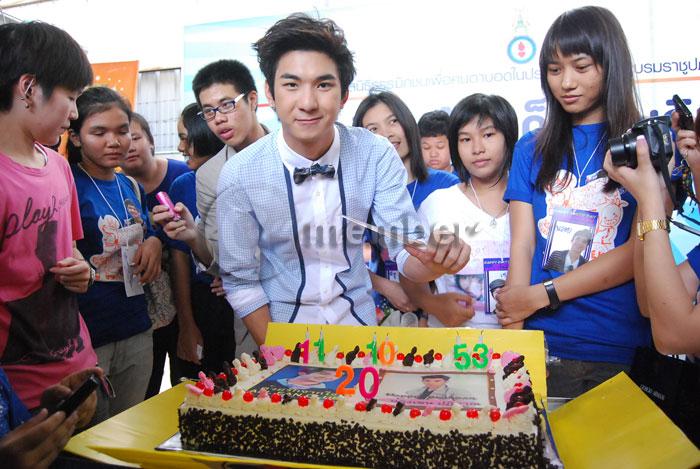 'เซน' ควงแฟนคลับทำบุญฉลองวันเกิดปีที่ 20
