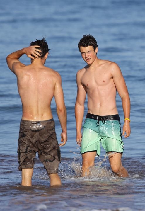 Zac Efron & Dylan Efron