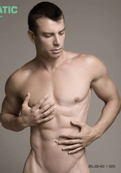 Stéphane Haffner in nude acrobatics