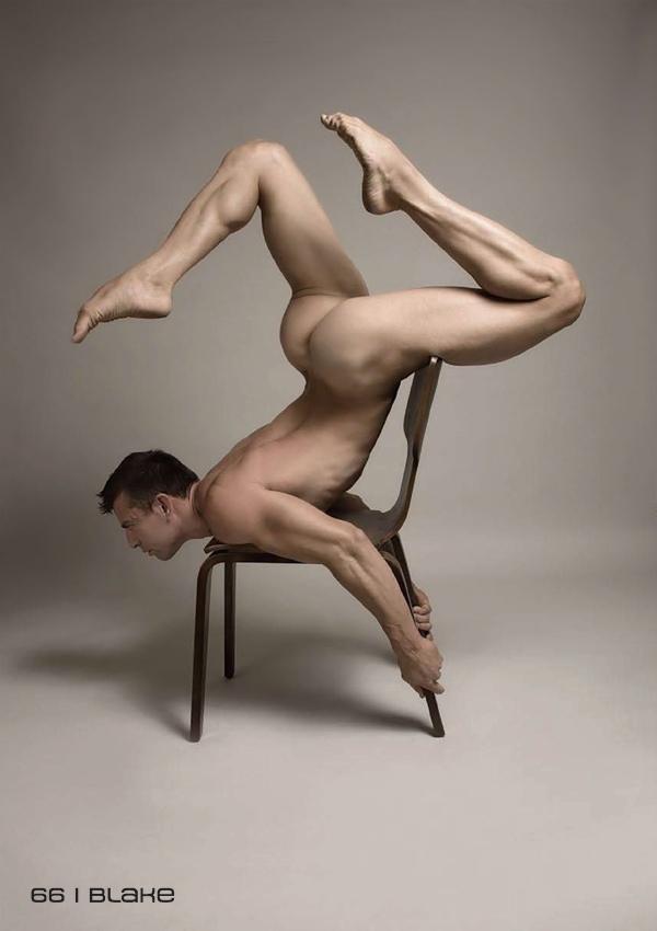 Stéphane Haffner in nude acrobatics