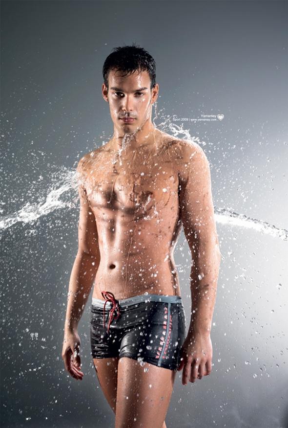 Stéphane Haffner in nude acrobatics