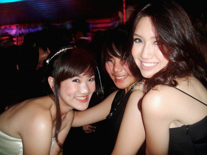 Pic PLOY เพื่อนจินนี่ สวย ไฮโซที่สุดด