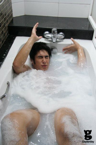 จุ้น กิตติคุณลงอ่าง