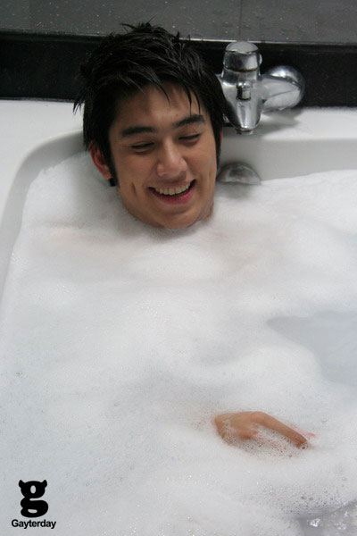 จุ้น กิตติคุณลงอ่าง