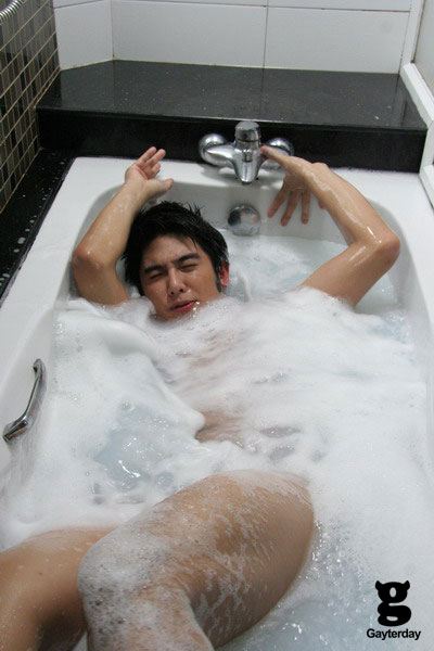 จุ้น กิตติคุณลงอ่าง