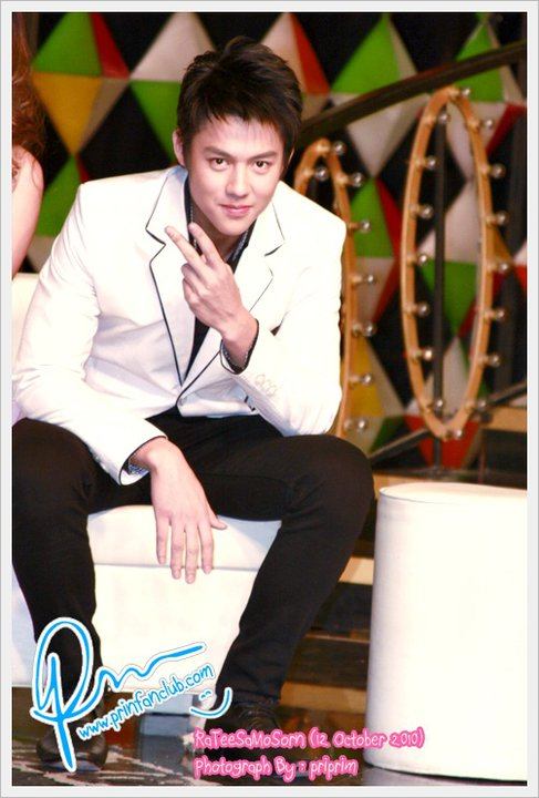 ทีมนักแสดงละคร 4 หัวใจแห่งขุนเขา ในรายการราตรีสโมสร