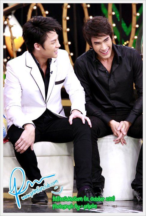 ทีมนักแสดงละคร 4 หัวใจแห่งขุนเขา ในรายการราตรีสโมสร