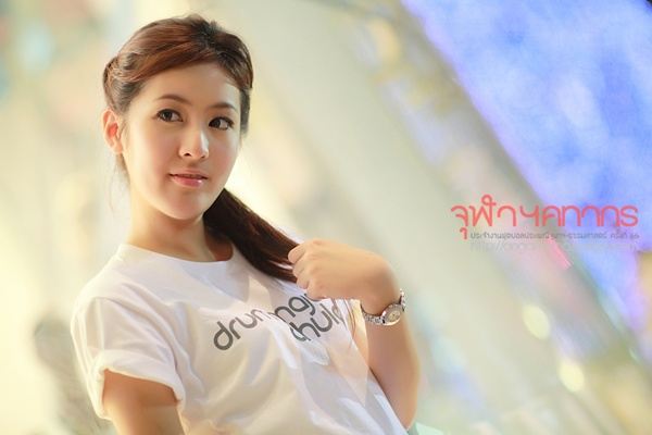 {• PIX •} ผึ้ง หทัยวรรณ : สาวสวยจากทันตะจุฬาฯ ผู้หญิงคนนี้เพอร์เฟคมาก : )