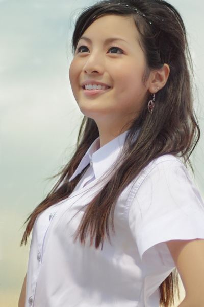 {• PIX •} ผึ้ง หทัยวรรณ : สาวสวยจากทันตะจุฬาฯ ผู้หญิงคนนี้เพอร์เฟคมาก : )