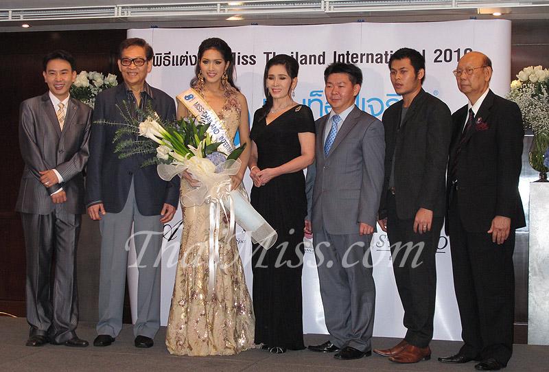 น้องเดียร์ ร่วมชิงมงกุฎ Miss International 2010 ณ เมืองเฉินตู ประเทศจีน