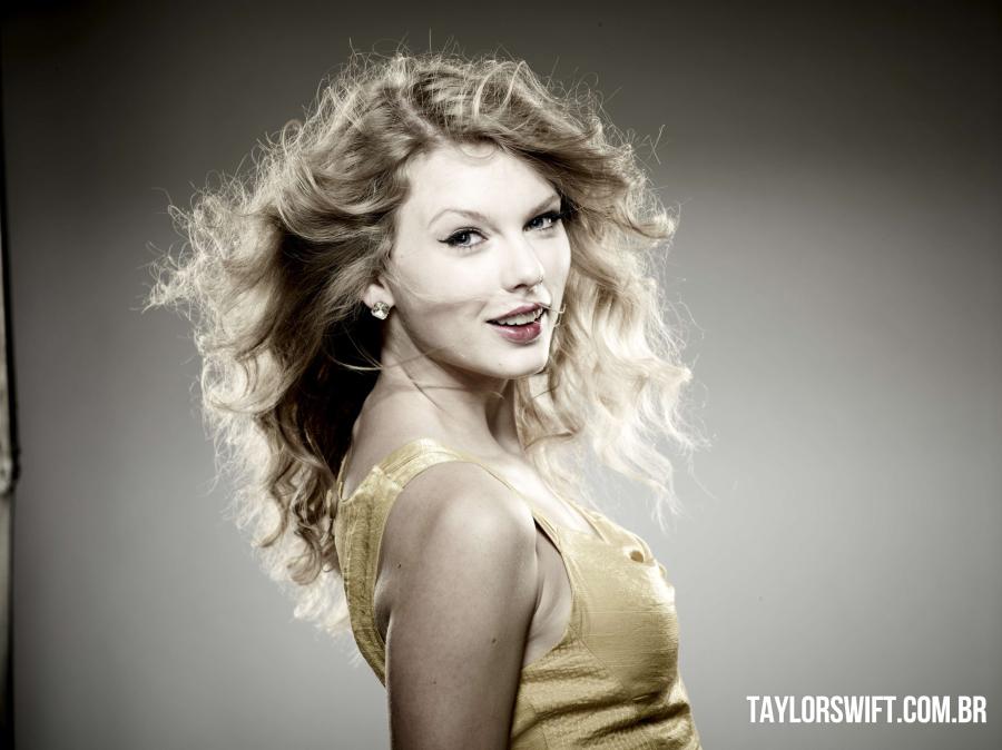 Taylor Swift Parade Magazine Cover & Editorial October 2010