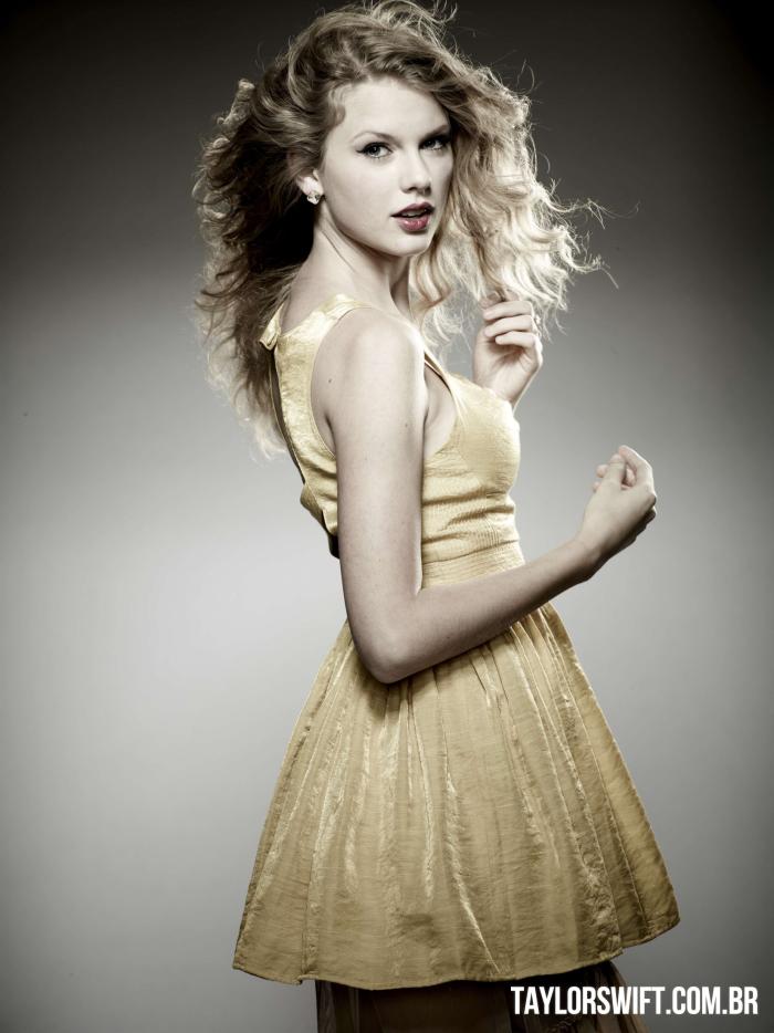 Taylor Swift Parade Magazine Cover & Editorial October 2010