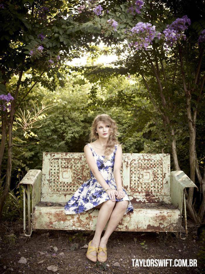 Taylor Swift Parade Magazine Cover & Editorial October 2010