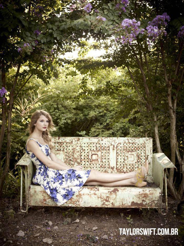 Taylor Swift Parade Magazine Cover & Editorial October 2010