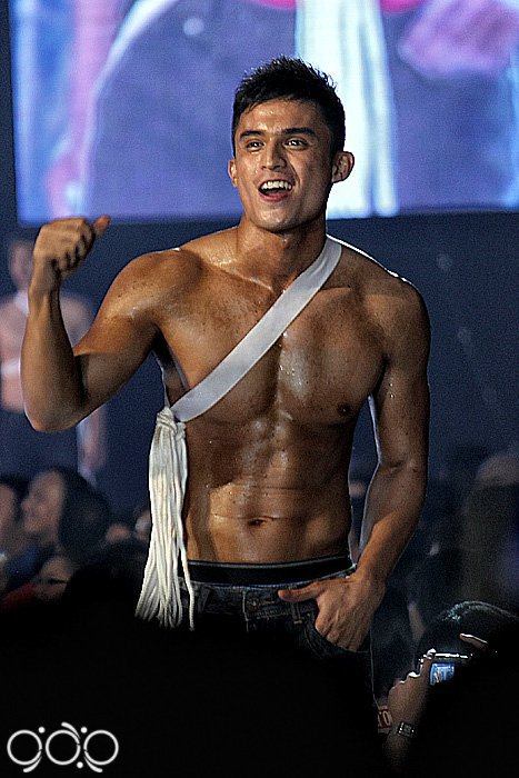 COSMO Bachelor Bash 2010