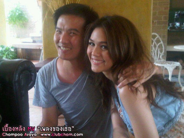 MV เพลงของเธอ ซิงเกิ้ลใหม่ของ ปาน ธนพร กับนางเอก MV คนล่าสุด ชมพู่ อารยา