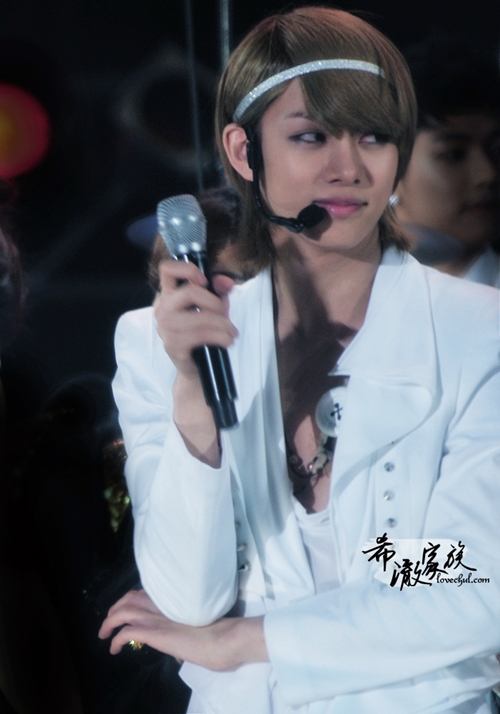 นักร้องเกาหลีที่ทำนมหลุดกลางงานคอนเสิร์ต