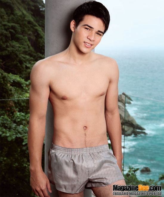 CENTERFOLD  ธนกฤต อยู่โต