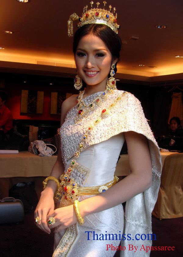 ชุดประจำชาติ น้องเดียร์ ไปประกวด Miss International 2010 ณ เมืองเฉินตู ประเทศจีน (20 รูป)
