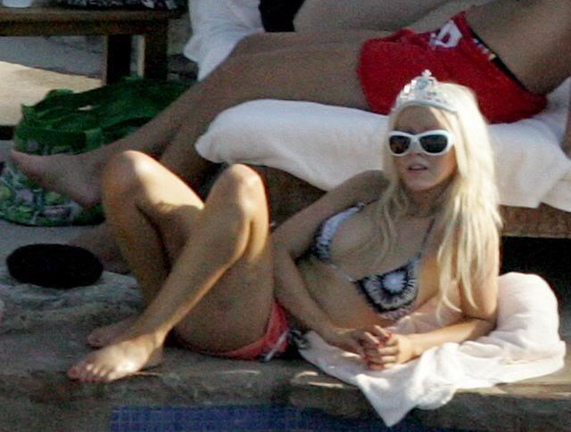 Christina นักร้องสาวที่มีหลายหน้าไม่ซ้ำกัน