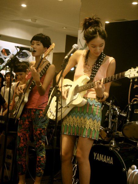 ฝาแฝดเพชร + พลอย เริ่ดๆๆ เชิดๆ เท่ๆ เก๋ๆ